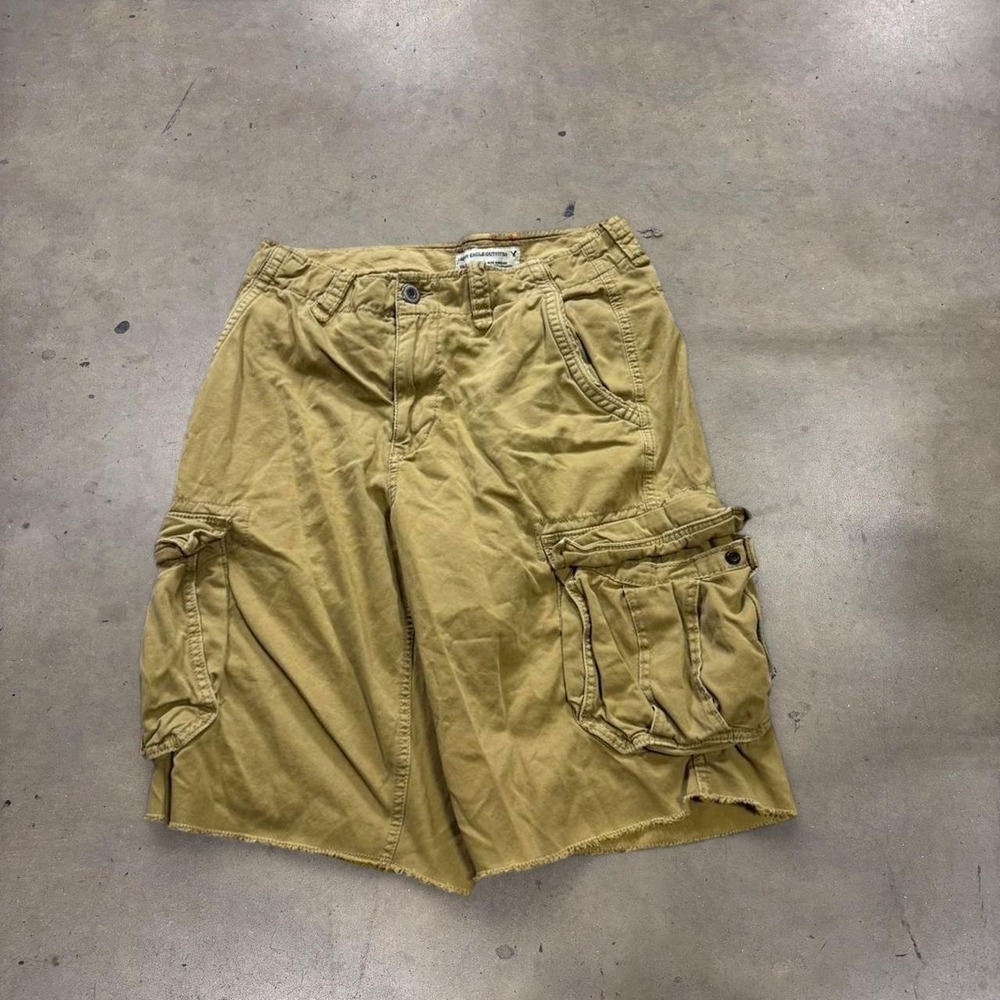 American Eagle Mens 32 Brown Cargo Longboard Shorts Y2K Khaki Frayed Hem